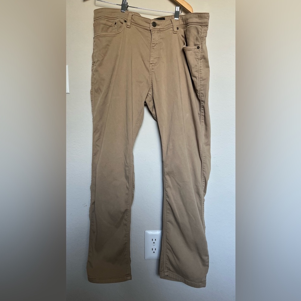 Du/er No Sweat Relaxed Taper - Desert Khaki